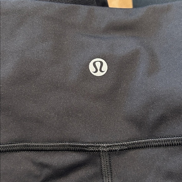 Lululemon Athletica Black Leggings size 6 - Picture 2 of 5